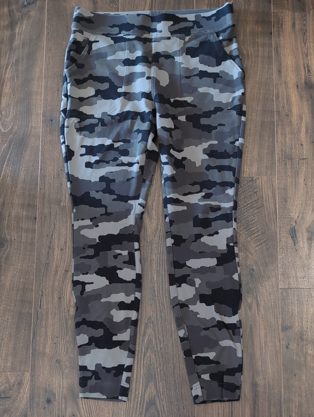 Duluth Trading Co - Camouflage Cargo Leggings